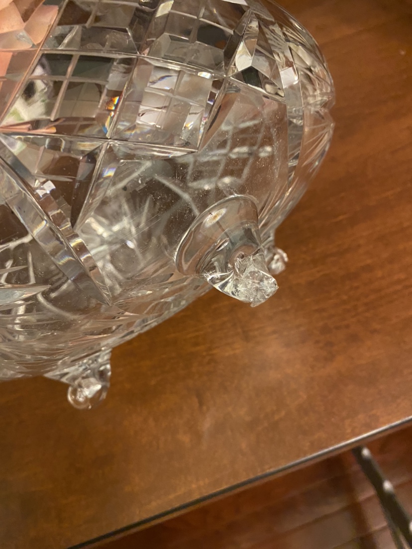 Vintage Crystal bowl & candy dish with lid image indicator(2)