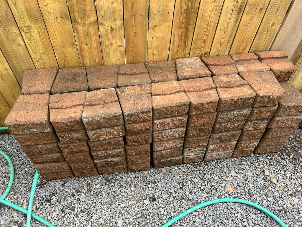 Landscaping bricks - photo 2