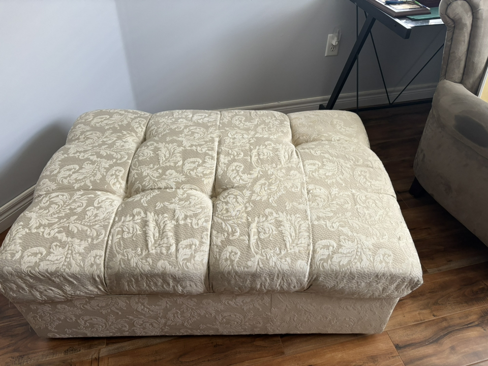 Large foot stool/table - photo 2