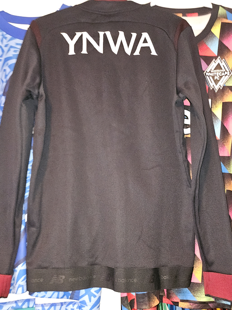 BNWT Liverpool England Soccer jersey 125 anniversary image indicator(3)