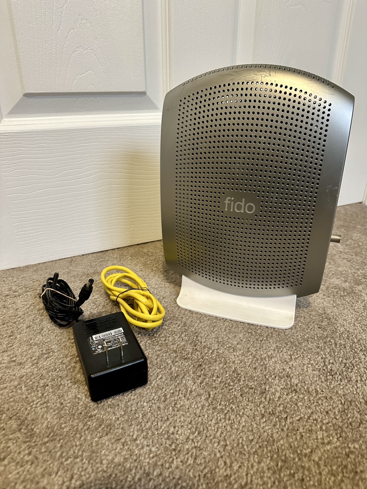 Fido Hitron Router - photo 2