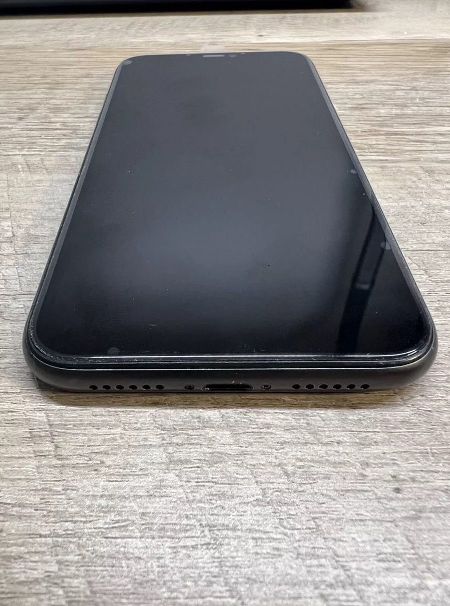 Apple iPhone 11 - 64GB - Black (Unlocked) - photo 2