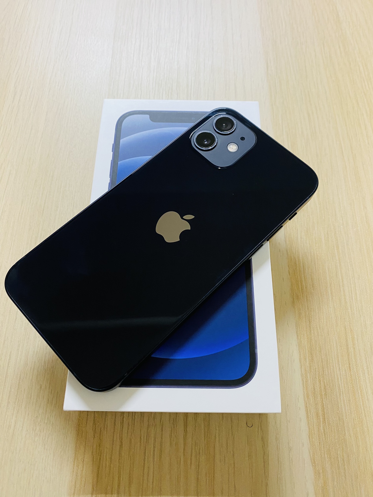 Apple iPhone 12 - 64GB - Black ( Unlocked ) Mint condition - photo 4