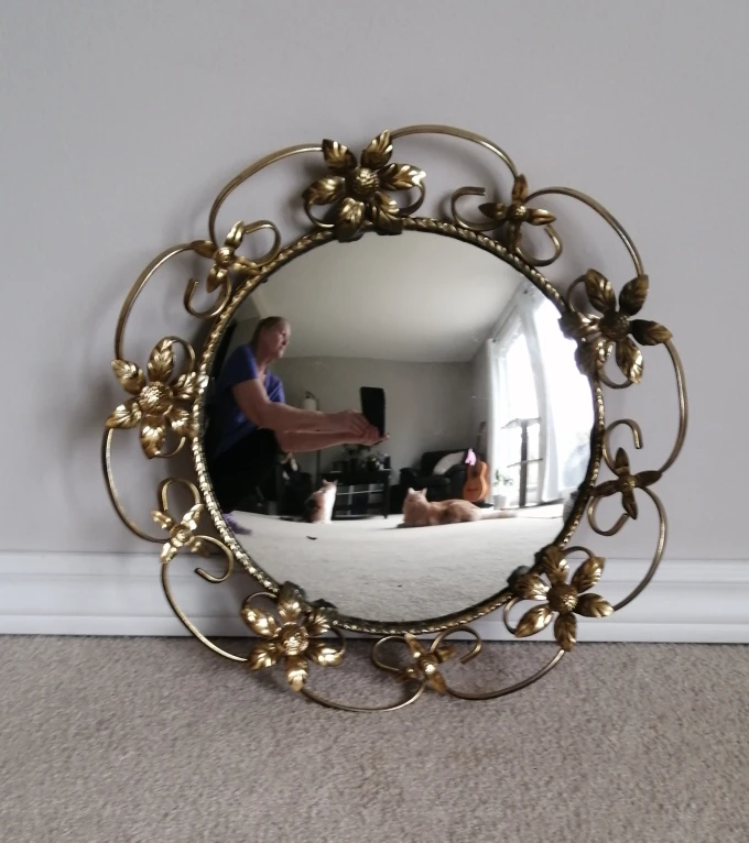 Vintage "Fisheye" Brass Flower Mirror - photo 5