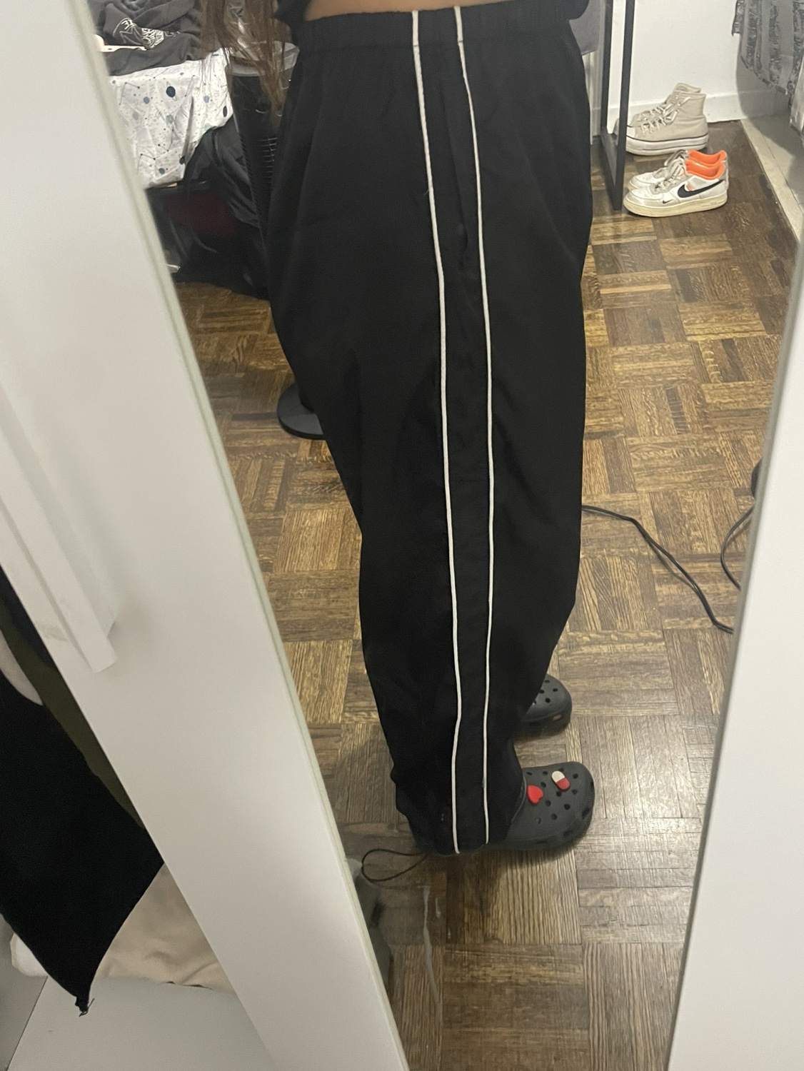 Black parachute pants - photo 2