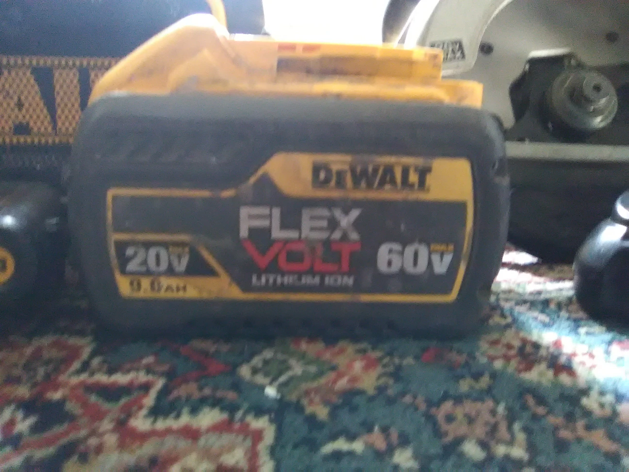 dewalt flex max 20\60 volt 9.0 Ah battery
