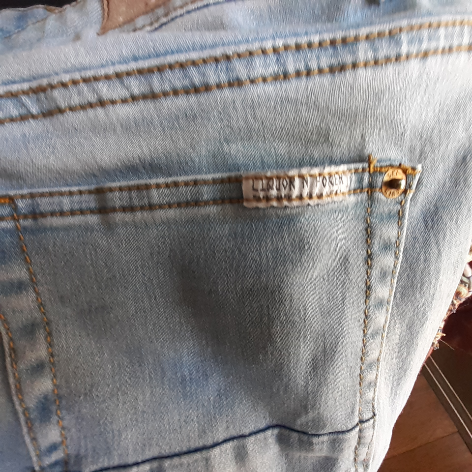 Women's Frayed Size 28 Light Denim Stretch Jeans - photo 3