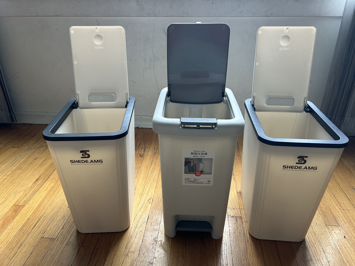 Dustbin new not used / each for $12 - photo 4