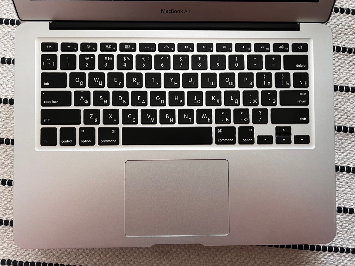 Apple 13" Macbook Air 2013, Eng + Cyrillic keyboard engraving image indicator(5)