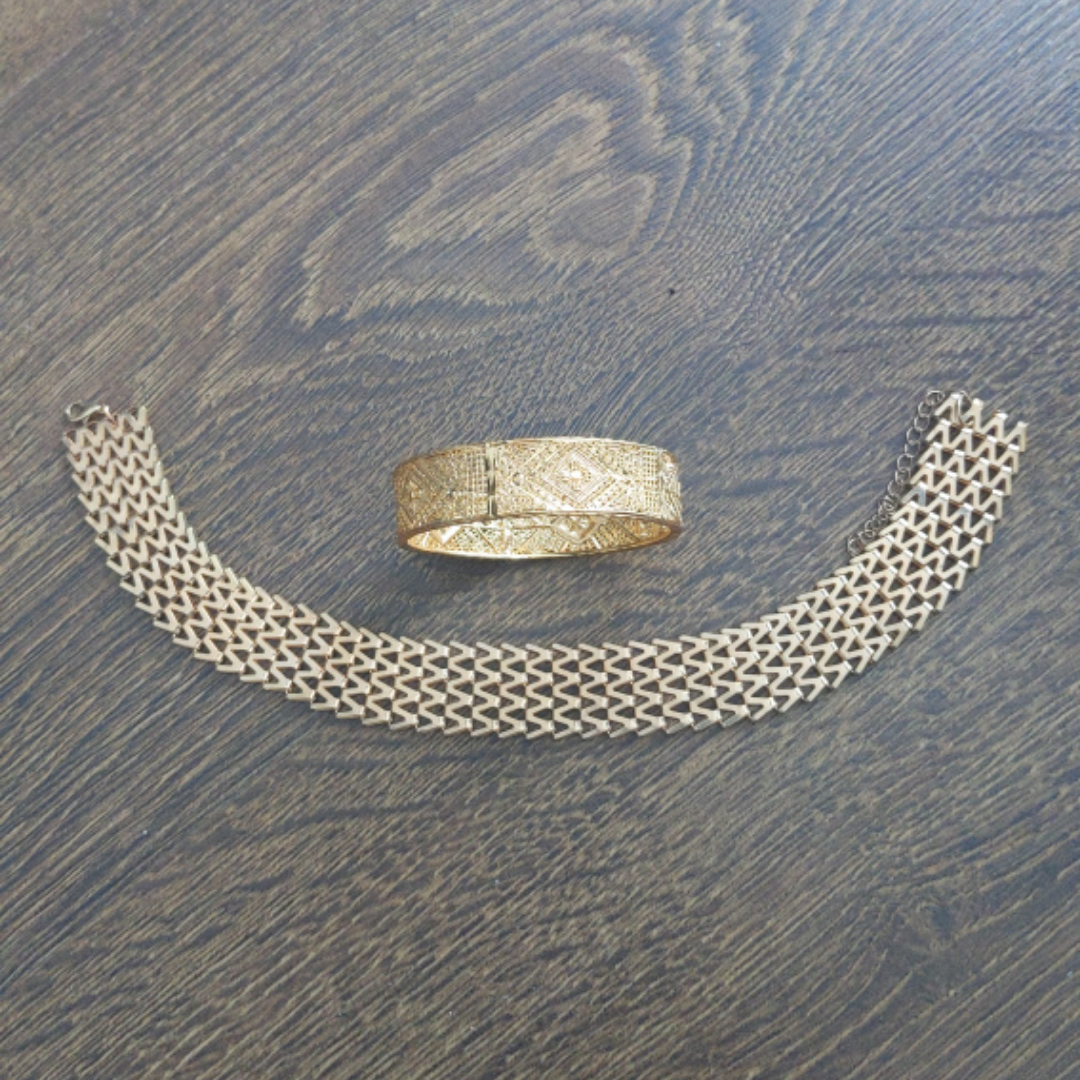Gold Choker Necklace & Bangle thumbnail