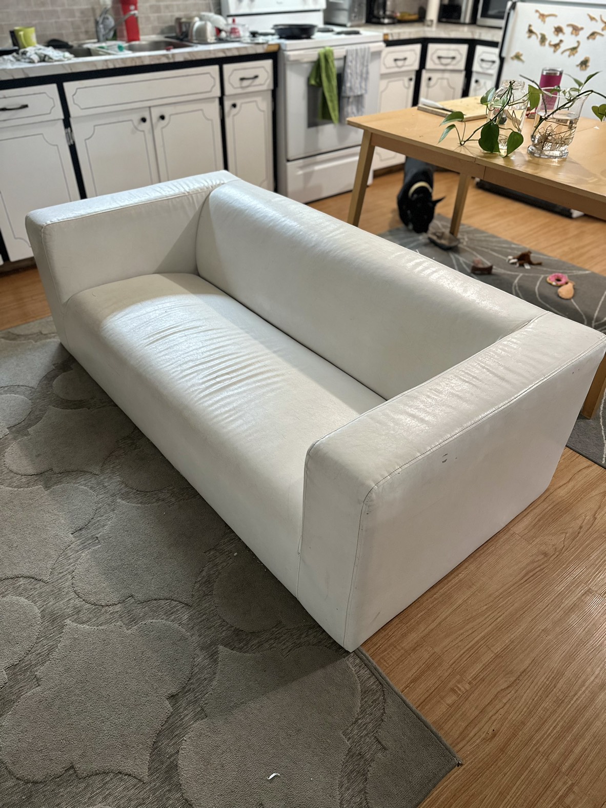 Couch - photo 2
