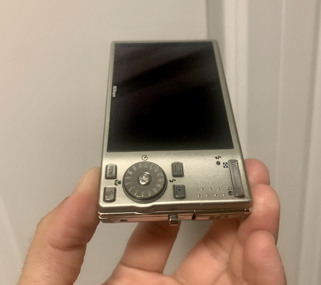 Nikon COOLPIX S610 10.0MP Digital Camera 4X Optical Zoom image indicator(5)