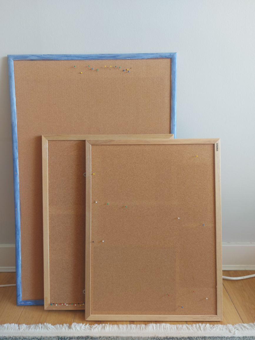 3 cork boards
