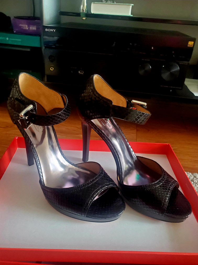 Coach size 7 B Printed Python