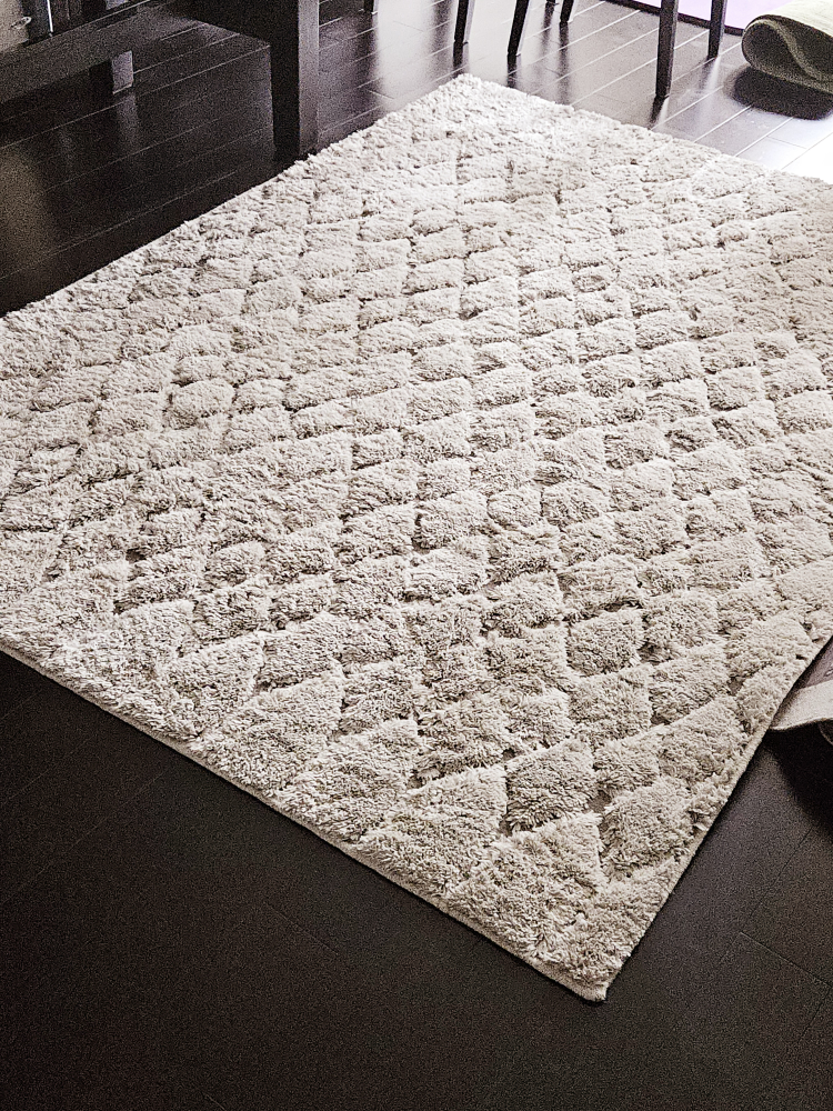 Gorgeous Beige Geometric Rug thumbnail