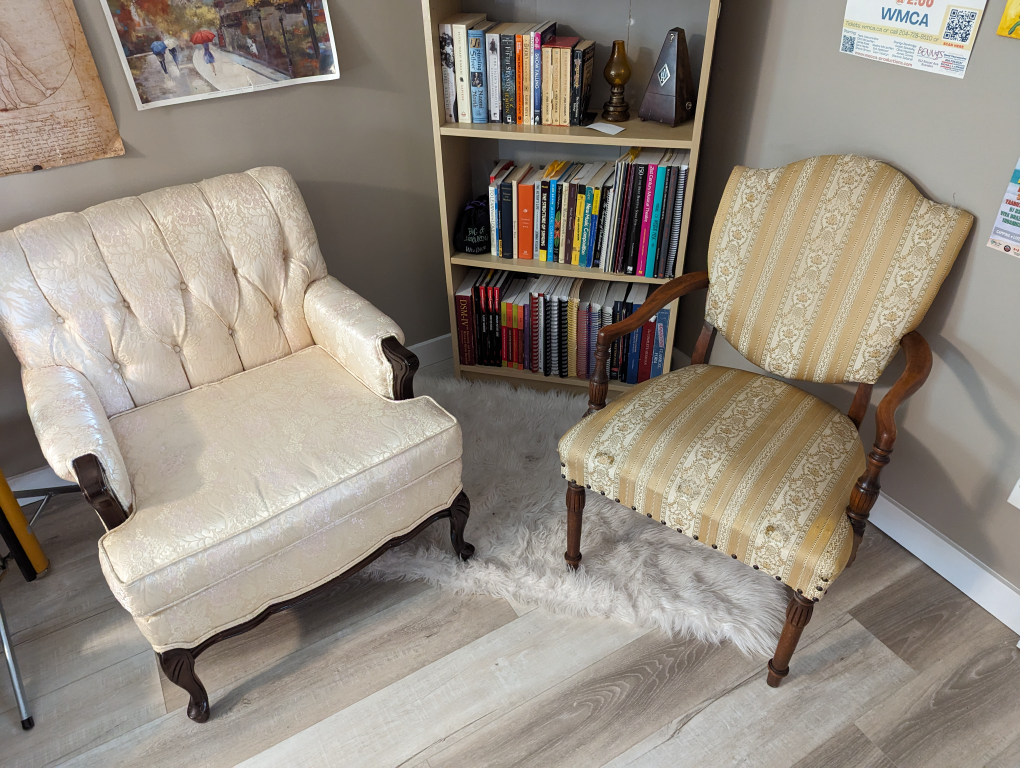 cozy Reading Chair - photo 2
