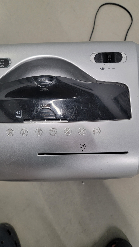 Amazon Basics 12-Sheet Professional Crosscut Paper Shredder - photo 3