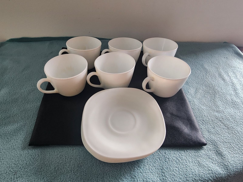 Kitchen crockery thumbnail