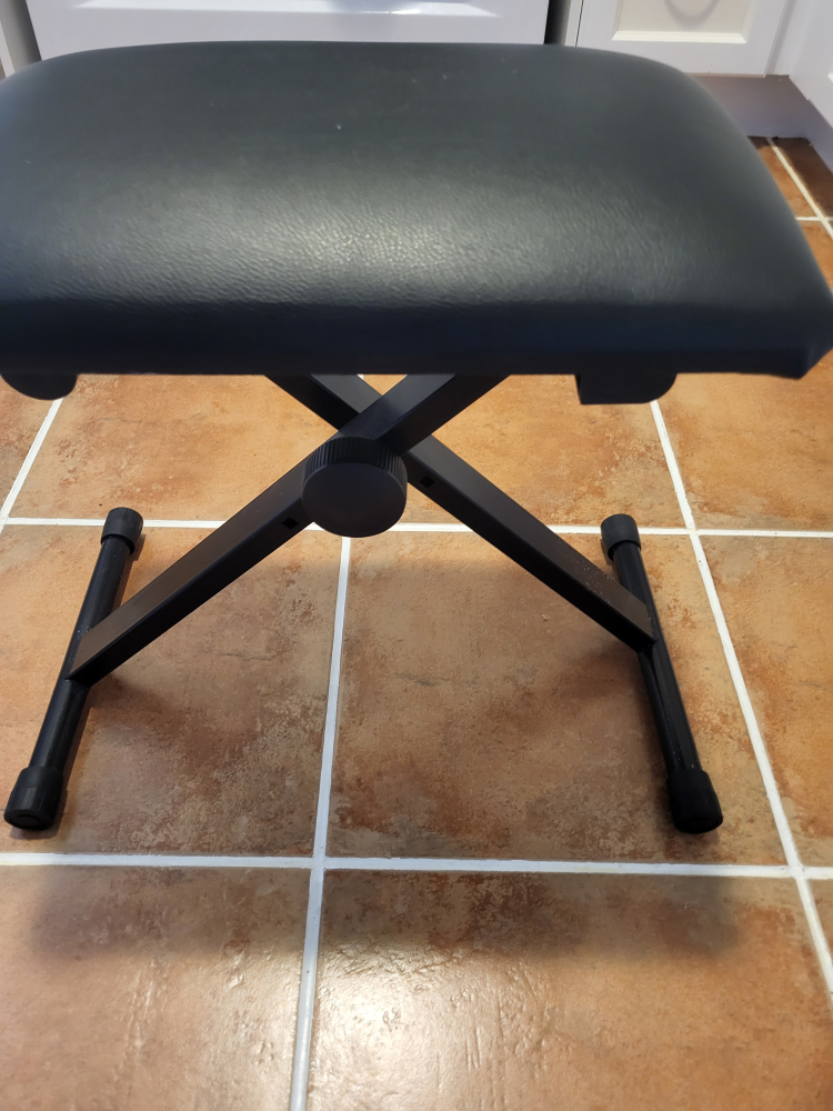 music  stool  seat....10 dollars thumbnail