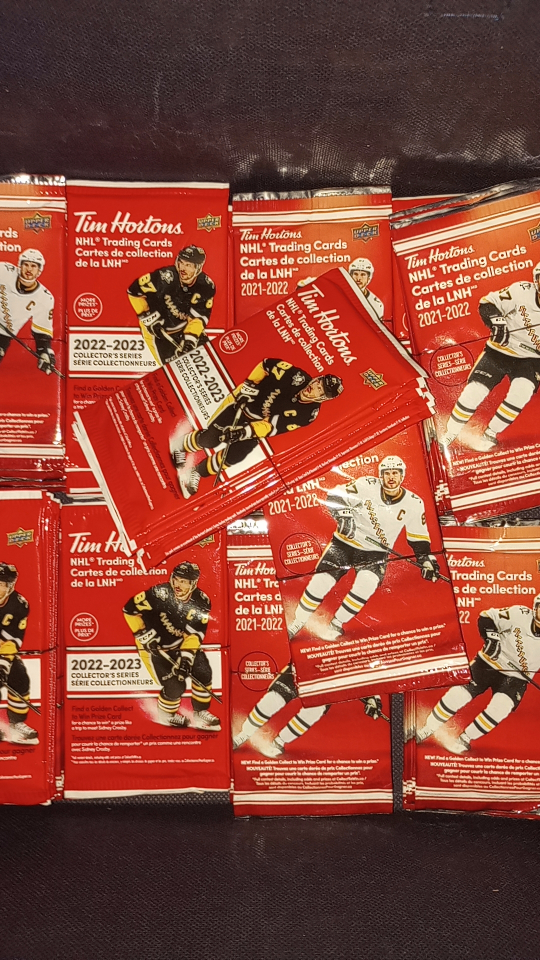 150+ collector hockey card packs - photo 2