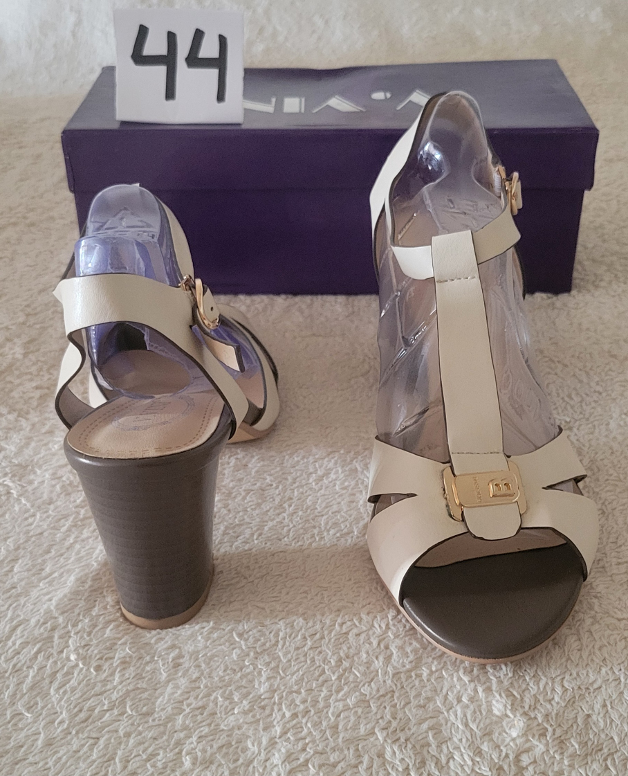 Women's Comfortable Sandals/ V.VINI ladies Sandals image indicator(5)