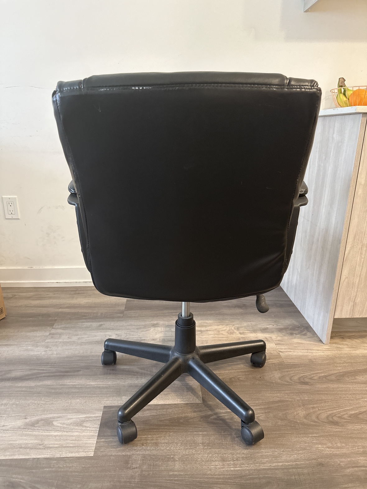 Leather office chair (black) with adjustable flip-up. - photo 3