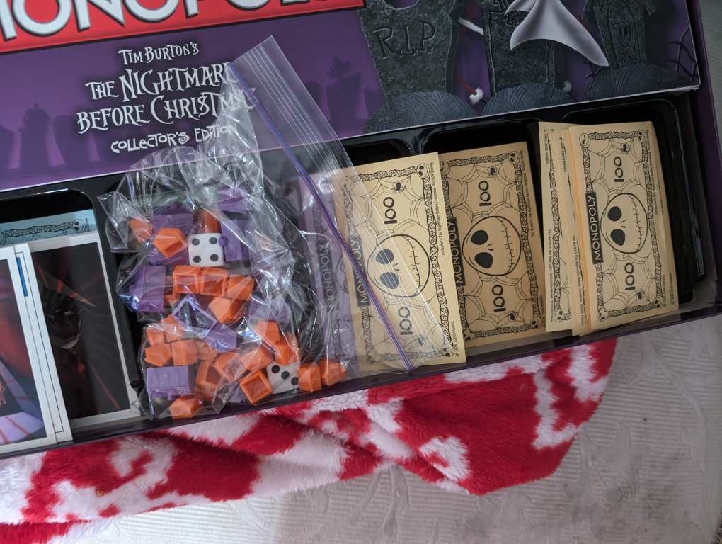 Tim Burton's The nightmare before Christmas  Monopoly set image indicator(5)