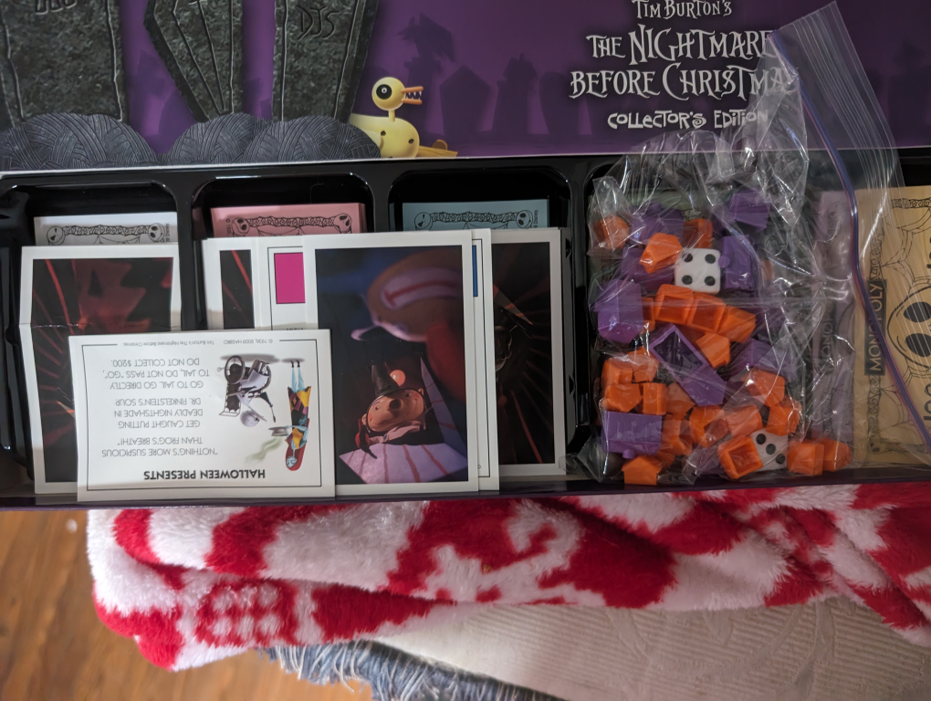 Tim Burton's The nightmare before Christmas  Monopoly set image indicator(6)