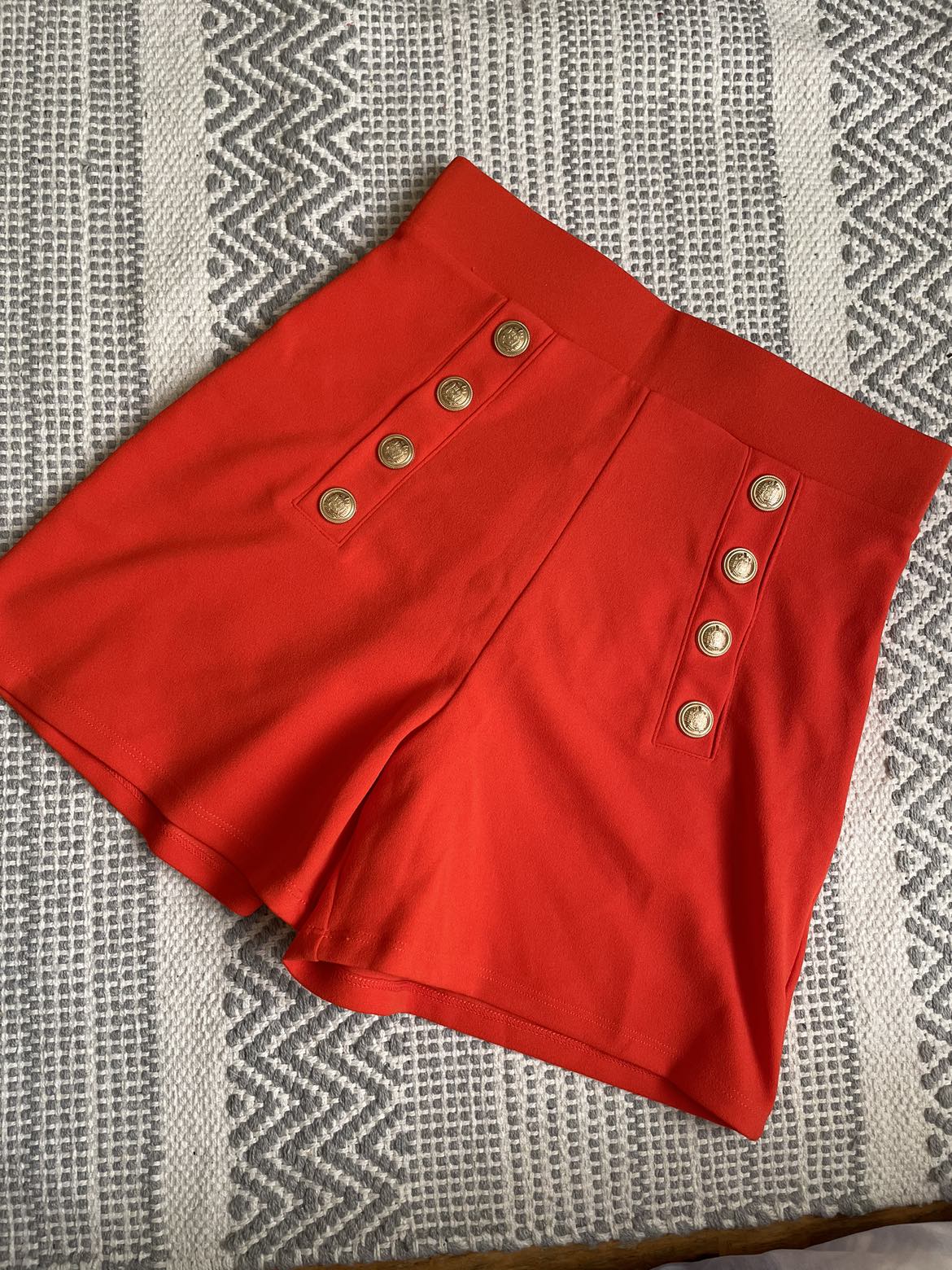 H&M Shorts thumbnail