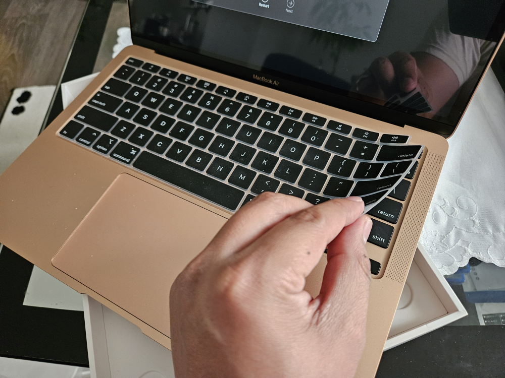 Mint condition Macbook Air M1 256GB - photo 3