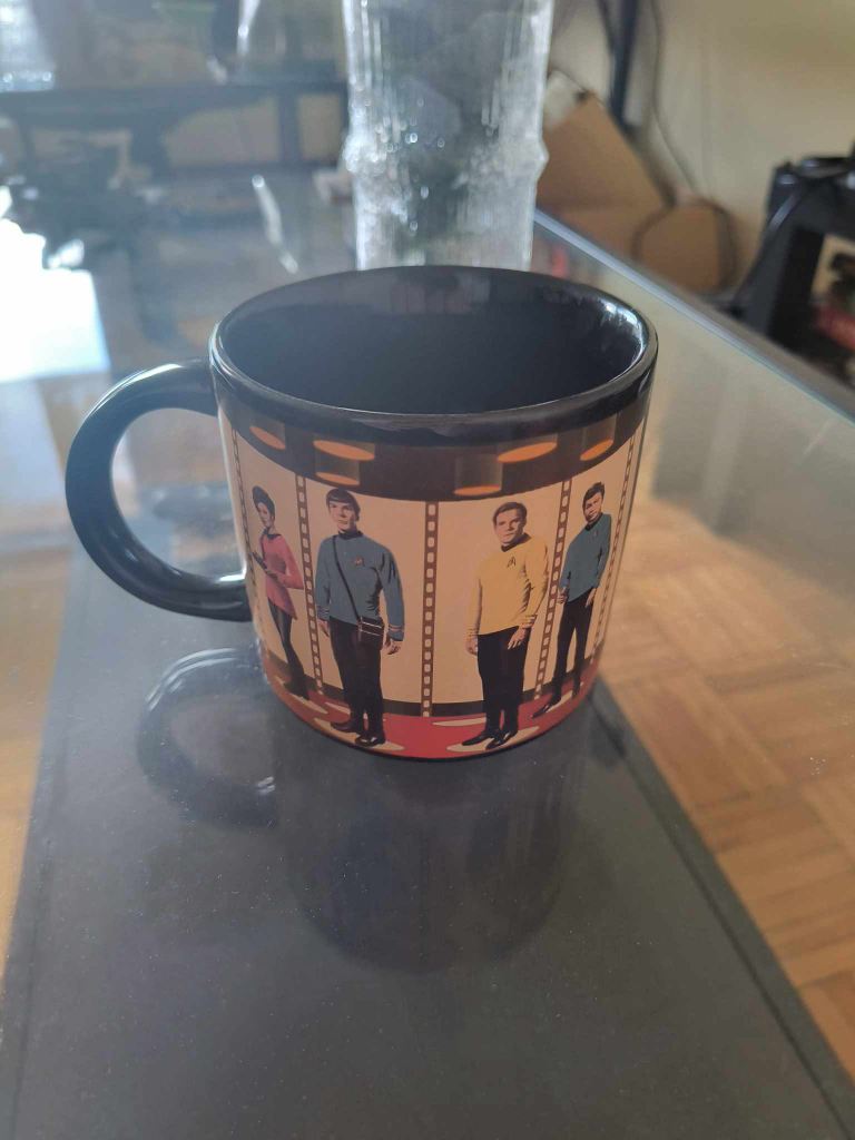 Star trek mug with heat activated design thumbnail