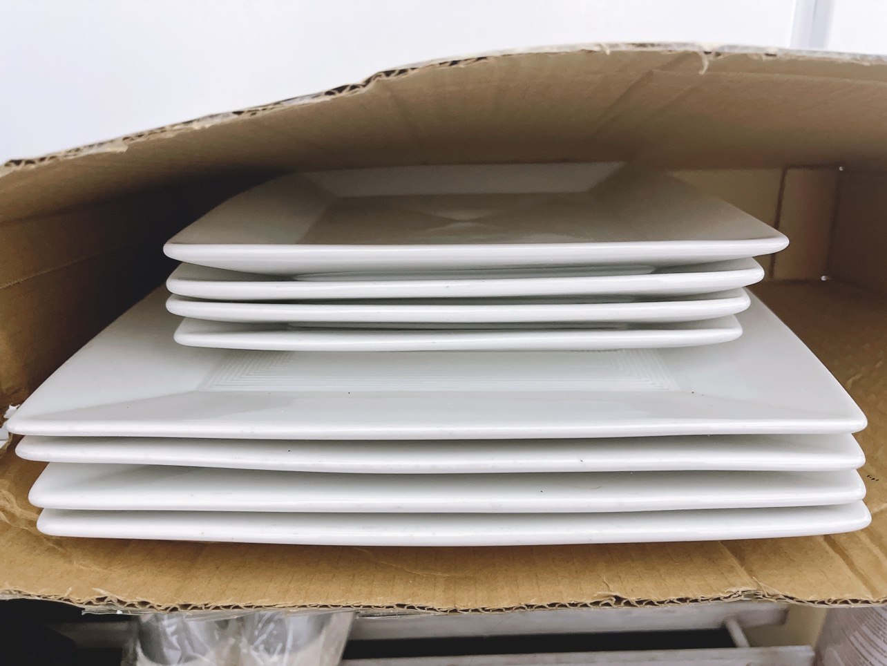 8pcs porcelain plates #FREECYCLE - photo 2