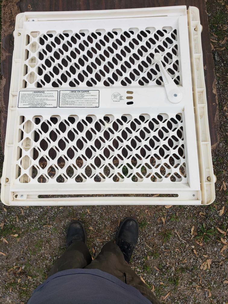 Child Gate or Pet Gate thumbnail