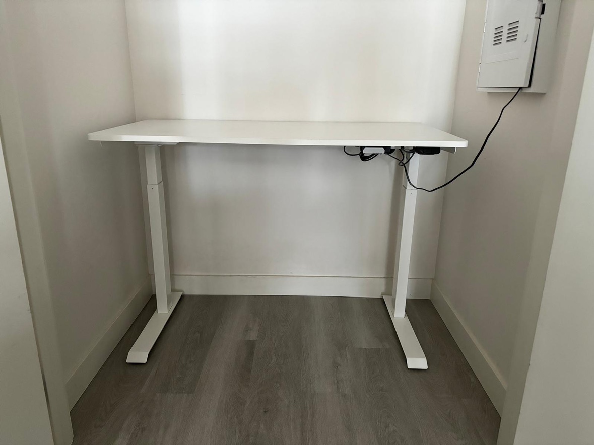 Adjustable desk - photo 2