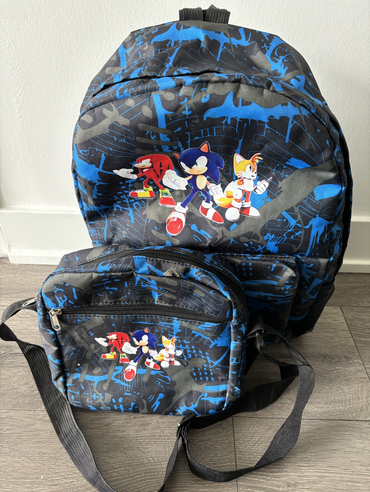 Sonic the hedgehog backpack 16inch like new thumbnail