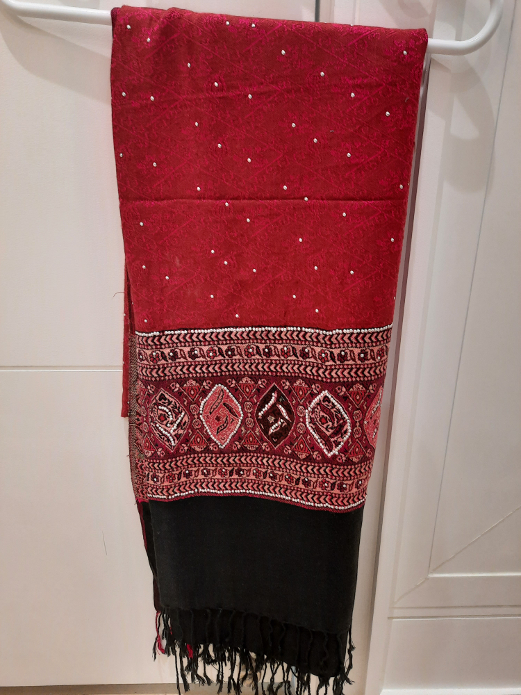 shawl and scarf thumbnail