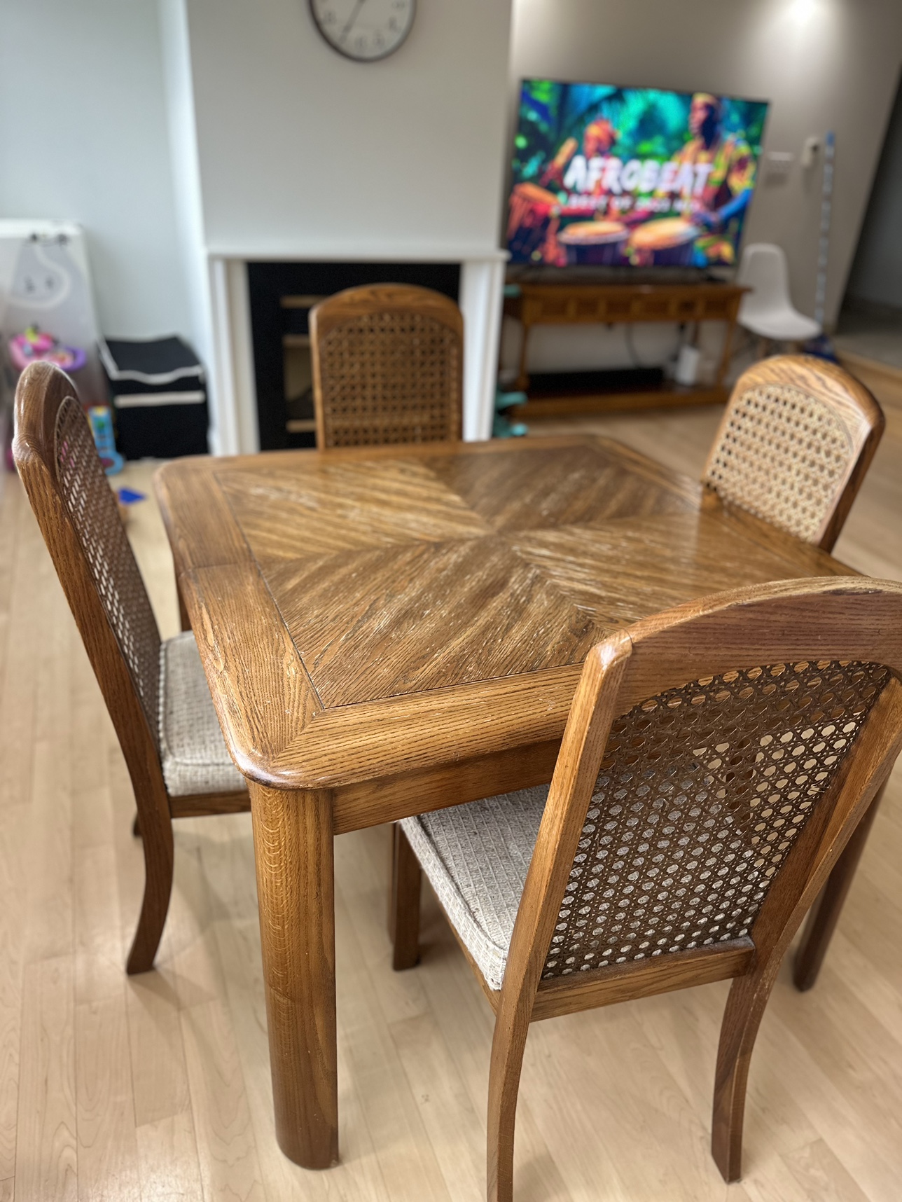 4 seater dining table