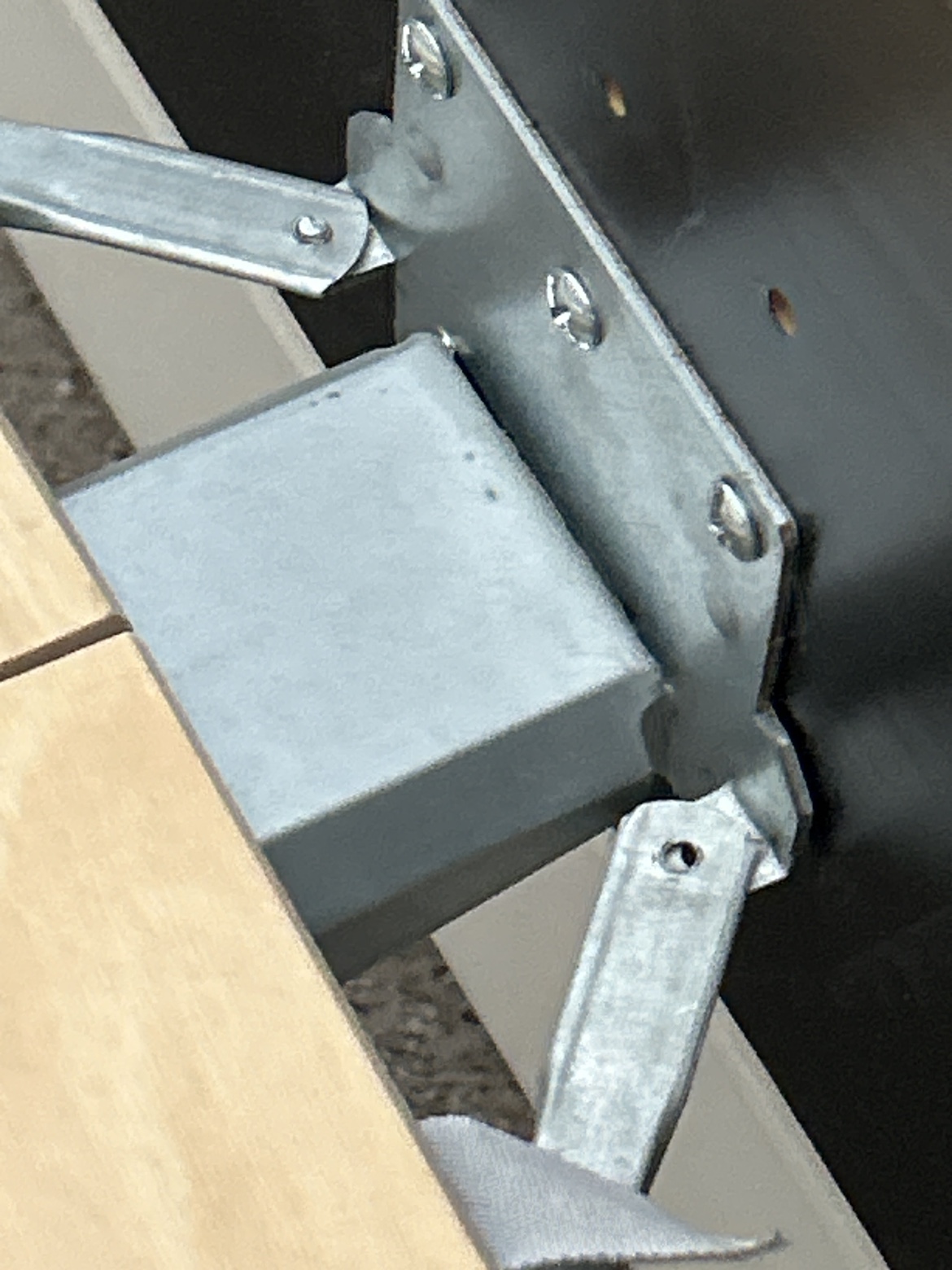 Queen bed frame - photo 4