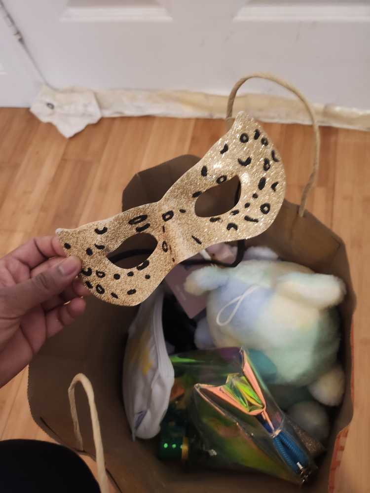 Free Bag of miscellaneous gifts-must go tonight! - photo 3
