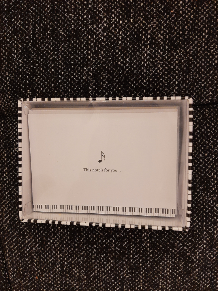 Brand new set of note cards with envelopes 