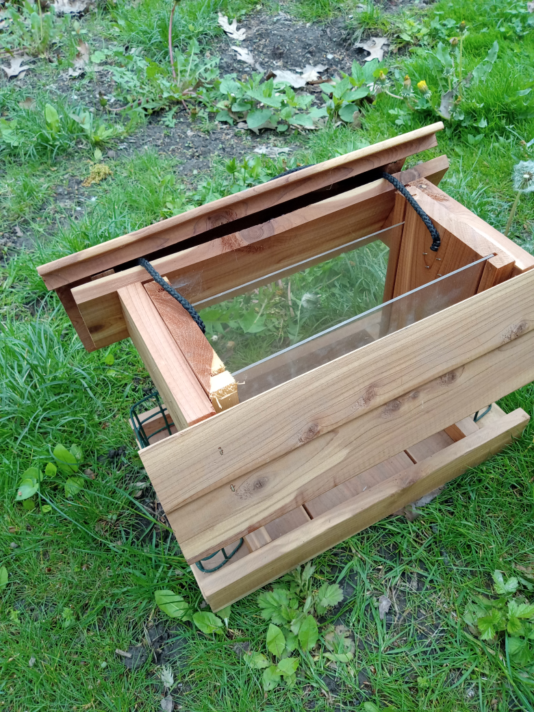 Nice Wood Bird Feeder image indicator(3)