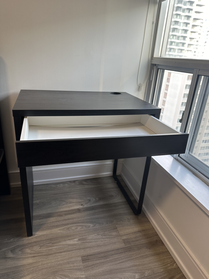 IKEA Desk Micke - photo 2