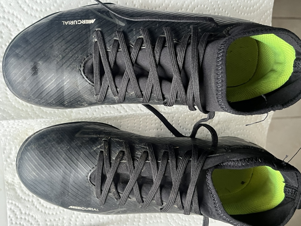 Nike Soccer Cleats US 5.5 Youth - photo 3