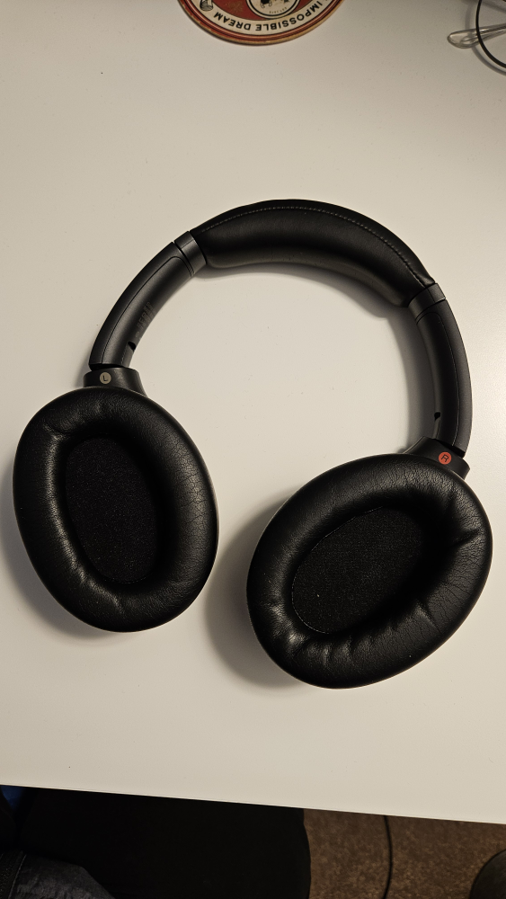 Sony WH-1000XM3 Headphones - photo 3