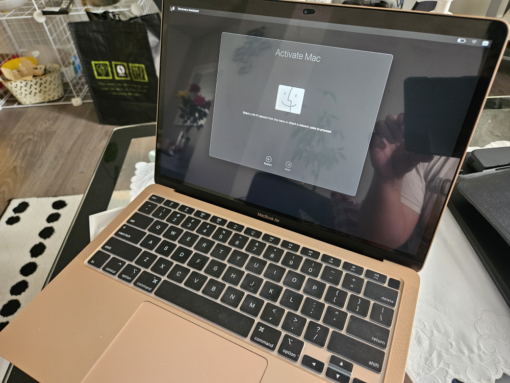 Mint condition Macbook Air M1 256GB - photo 2