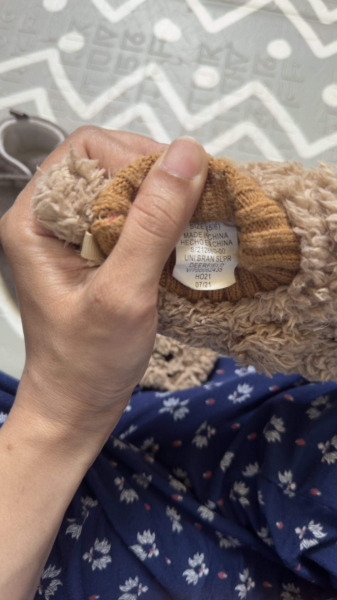 Moving sellBaby winter shoes/ slippers image indicator(4)