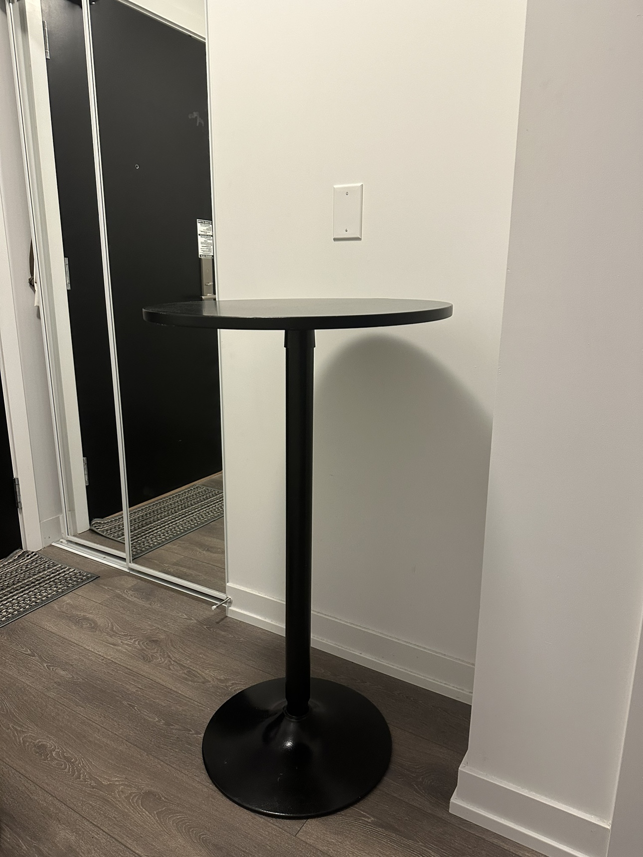 Bar table thumbnail