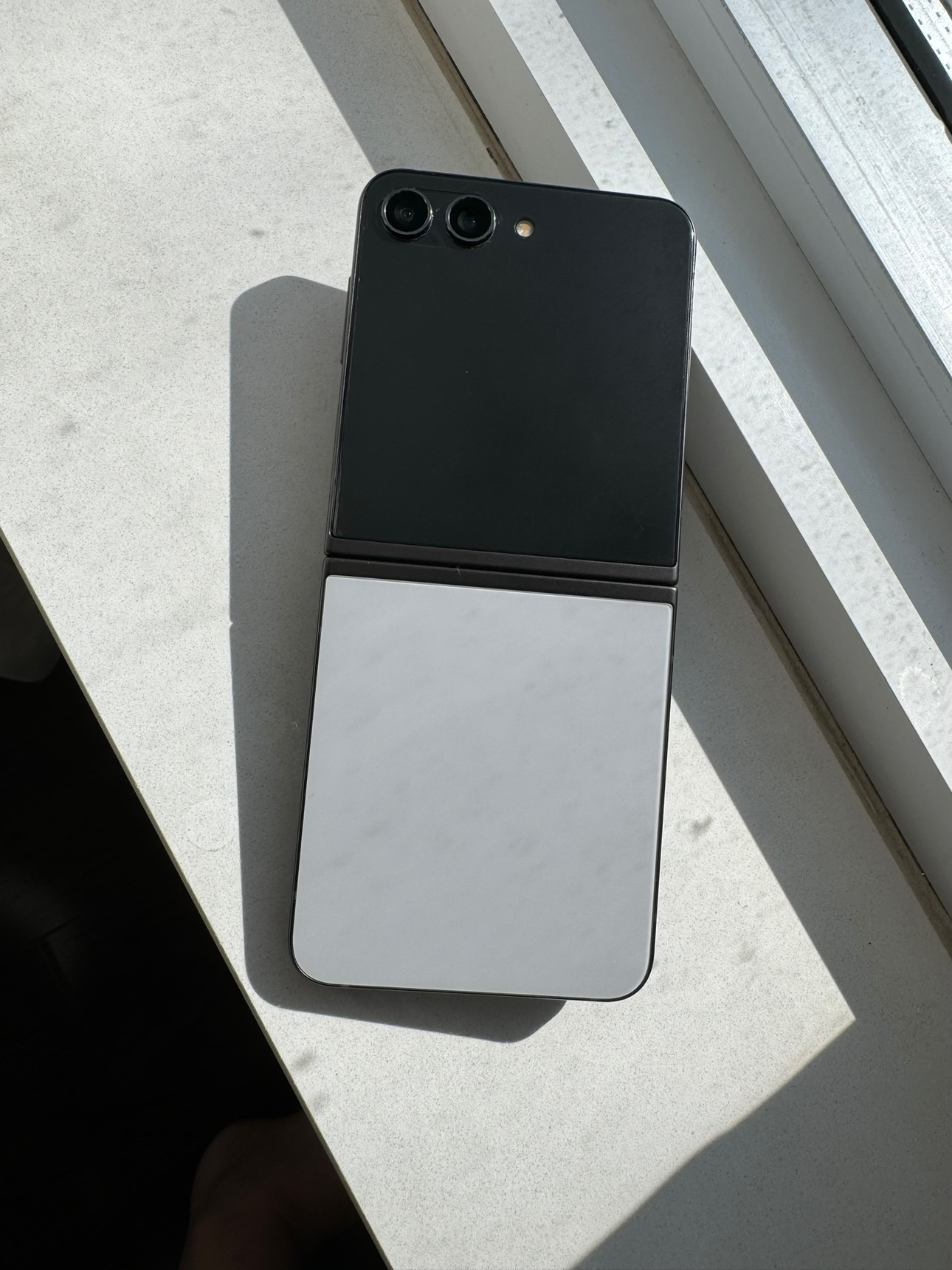 Flip 5 - 512GB Online Exclusive Gray thumbnail