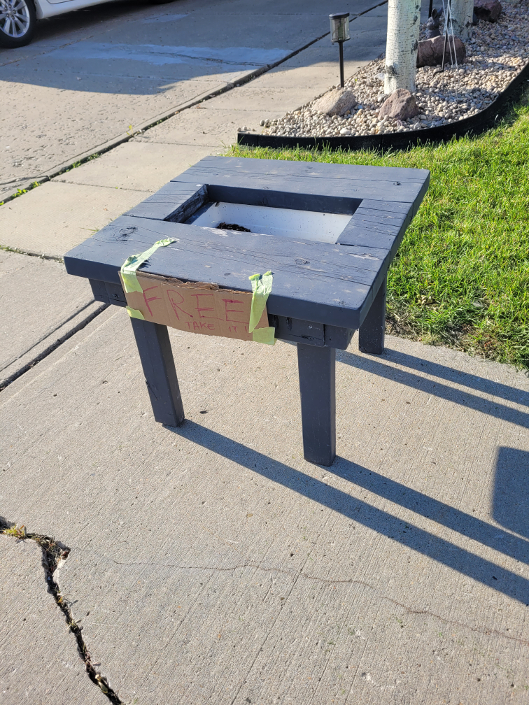 Free planter table - photo 2