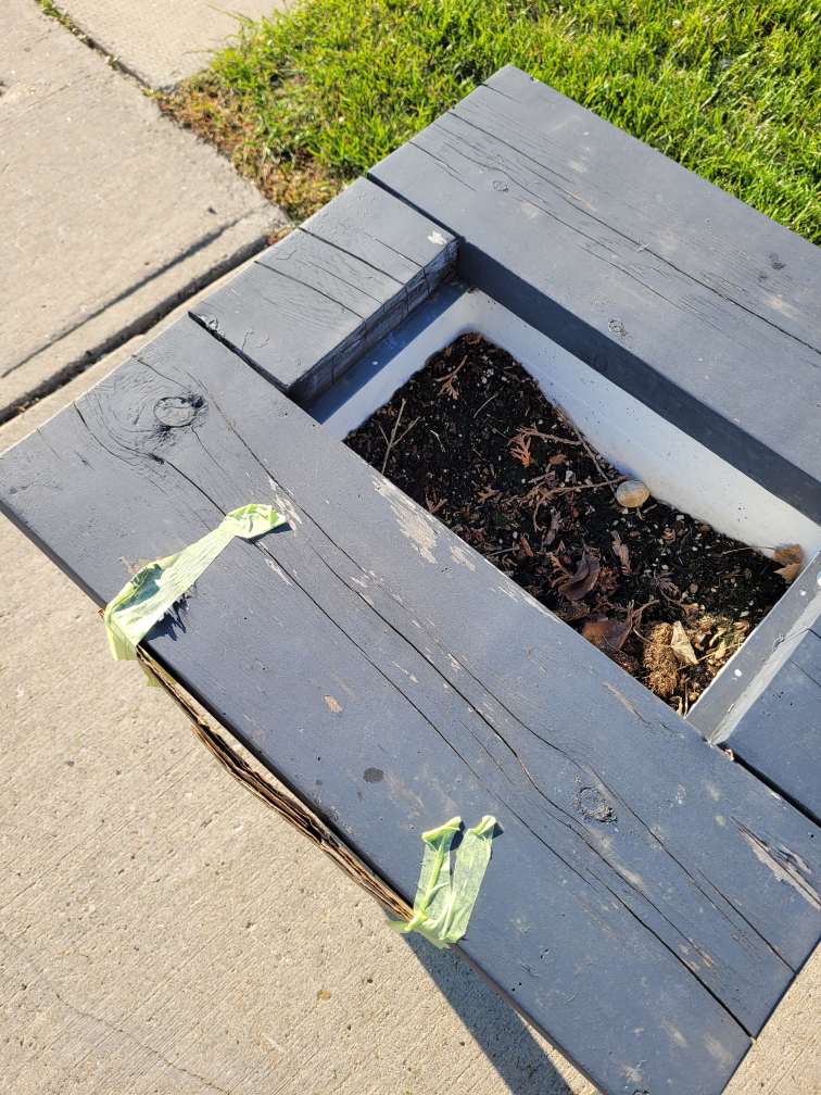 Free planter table - photo 3
